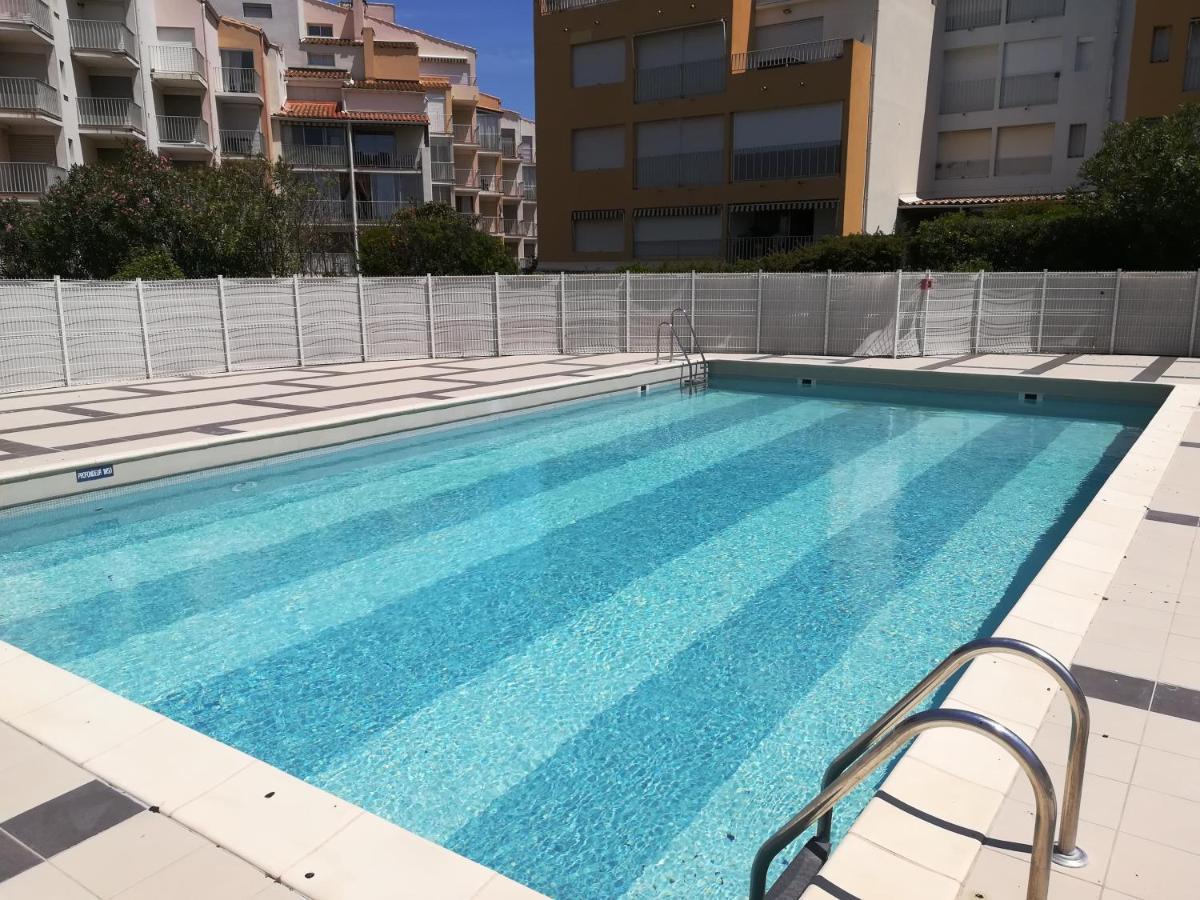 Studio Cabine Vue Port Avec Parking Prive, Piscine, Parc, Boulodrome Agde Exteriör bild