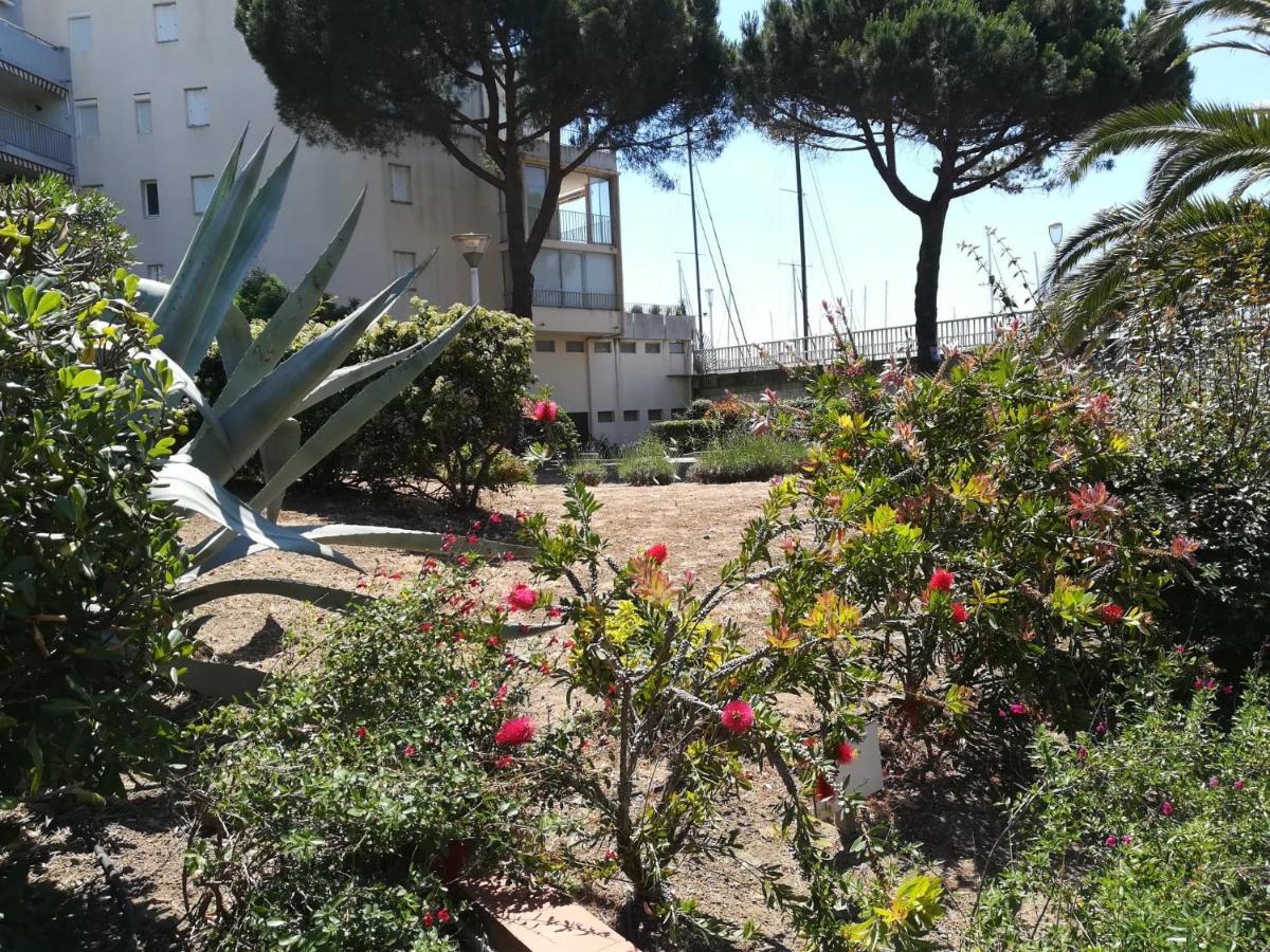 Studio Cabine Vue Port Avec Parking Prive, Piscine, Parc, Boulodrome Agde Exteriör bild