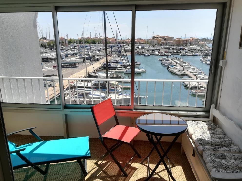 Studio Cabine Vue Port Avec Parking Prive, Piscine, Parc, Boulodrome Agde Exteriör bild
