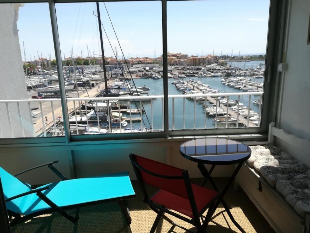 Studio Cabine Vue Port Avec Parking Prive, Piscine, Parc, Boulodrome Agde Exteriör bild